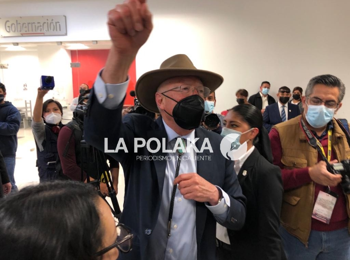 Esa Mano de Ken Salazar