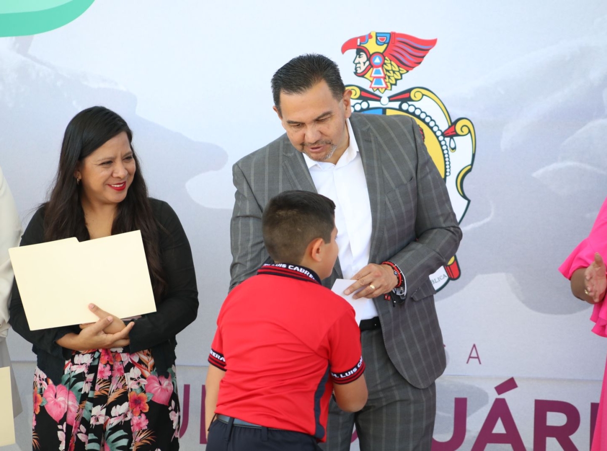 Un Domo en Cada Escuela