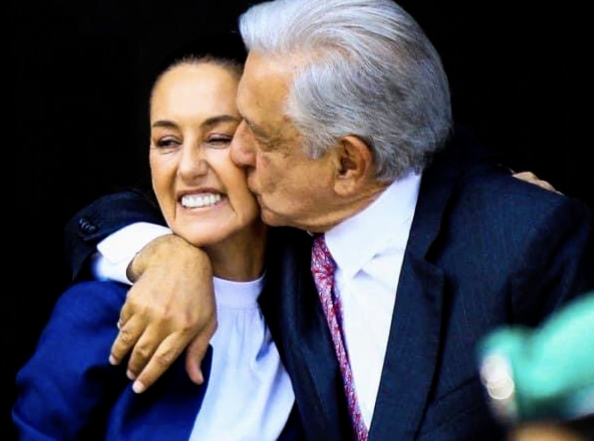 Claudia Truena Con AMLO